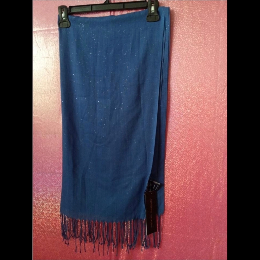 🆕️ LISTING!! BNWT Adrienne Vittadini Midnight Blue & Gold Fleck Fringe Scarf